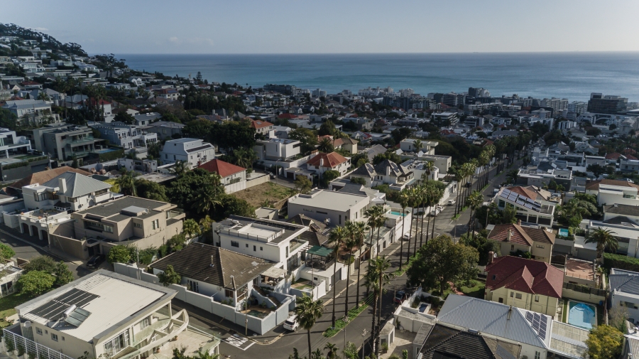 5 Bedroom Property for Sale in Fresnaye Western Cape
